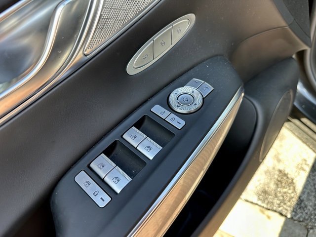 Used 2024 Genesis GV70 2.5T w/ Select Package image 11