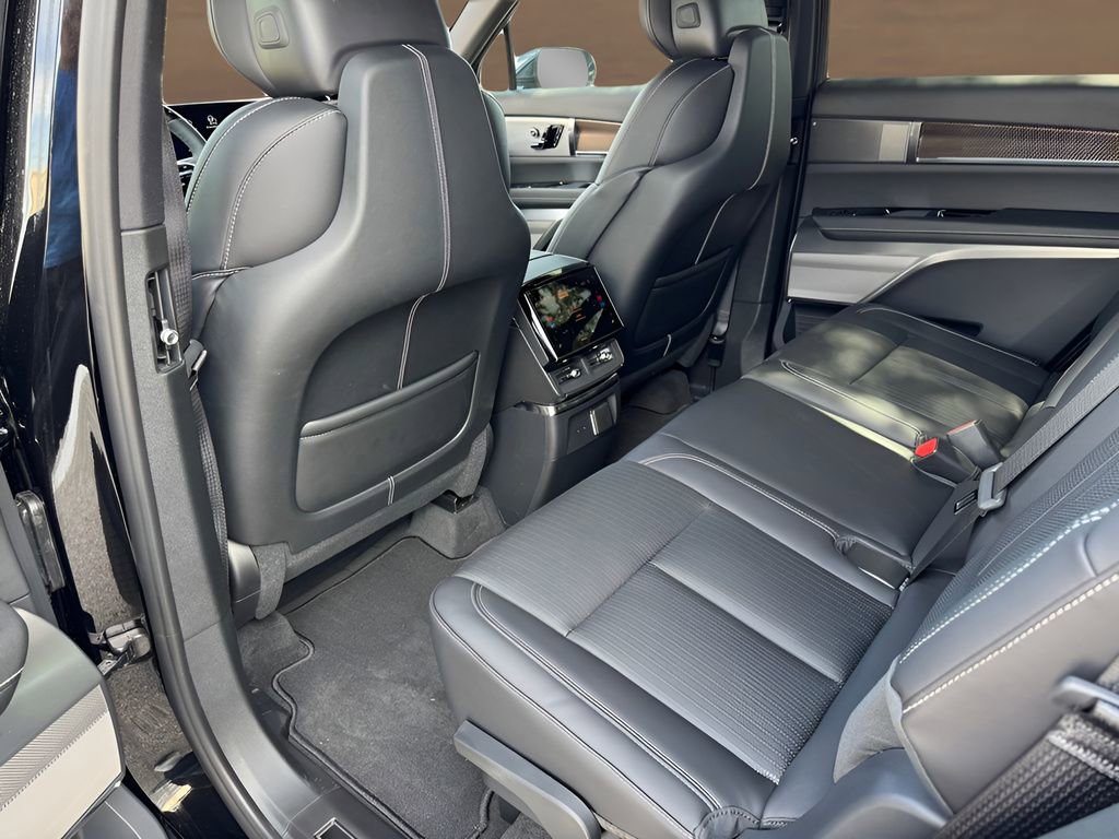 New 2026 Cadillac Vistiq Luxury AWD/4WD image 19