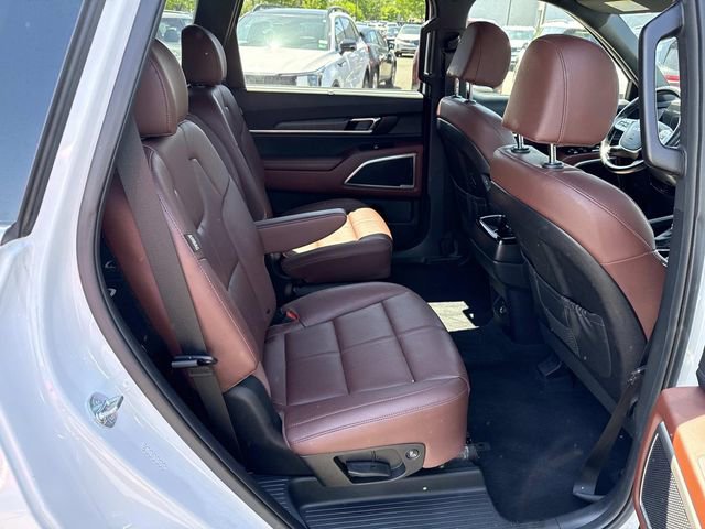 Used 2023 Kia Telluride EX w/ EX Captain's Chair Package image 11