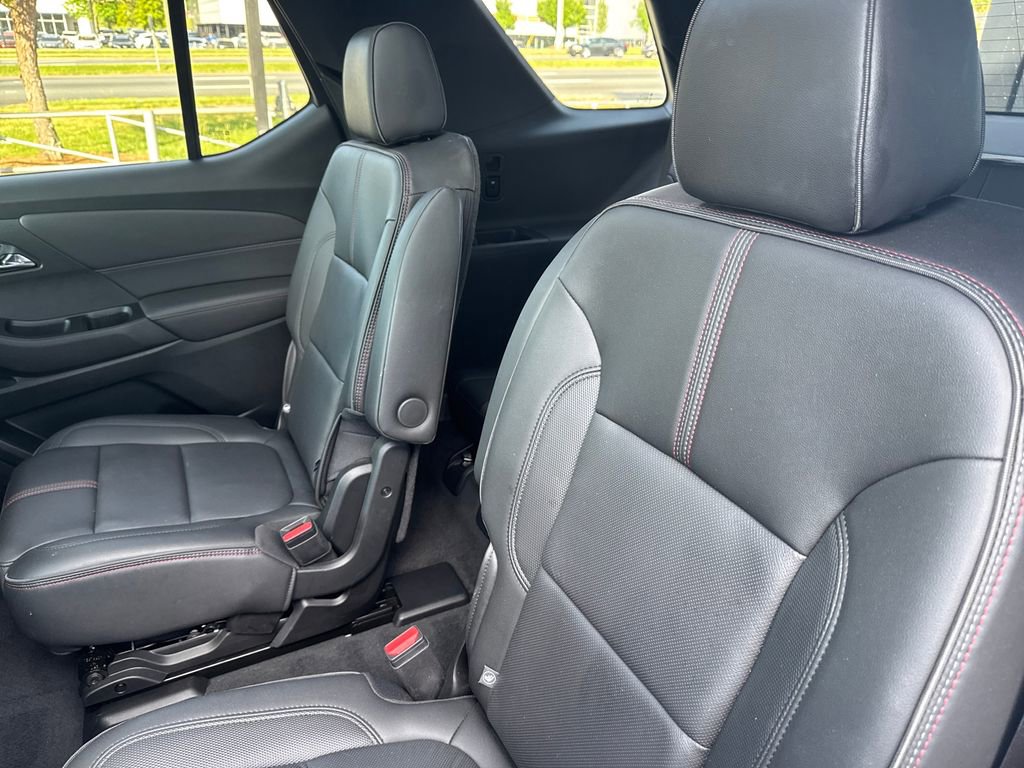 Used 2023 Chevrolet Traverse RS AWD/4WD image 17