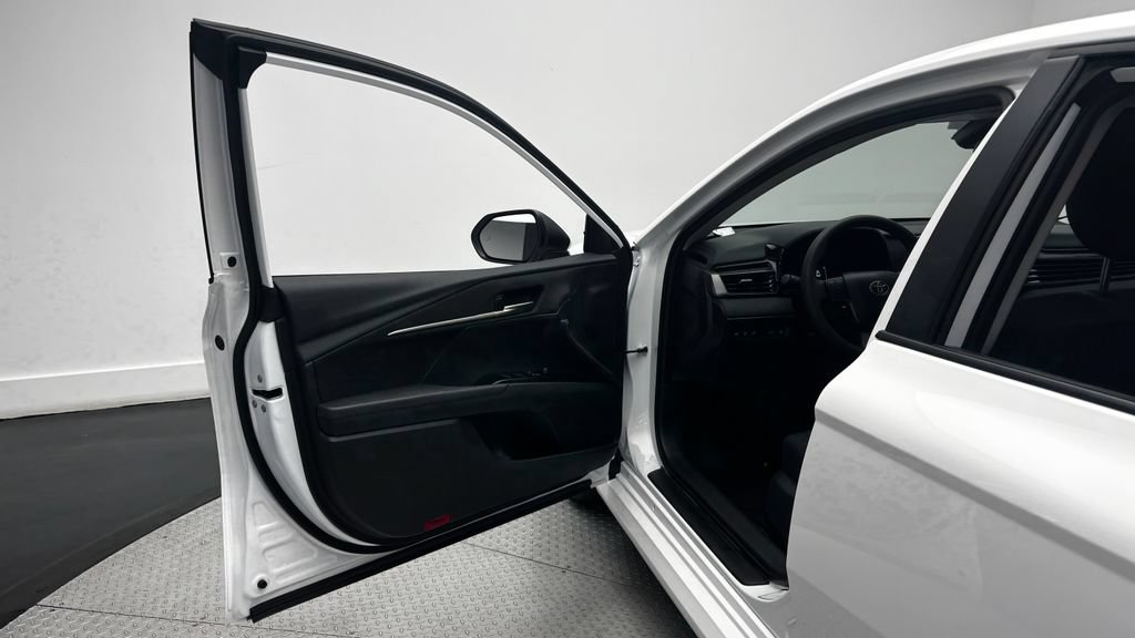 Used 2026 Toyota Camry LE FWD image 13