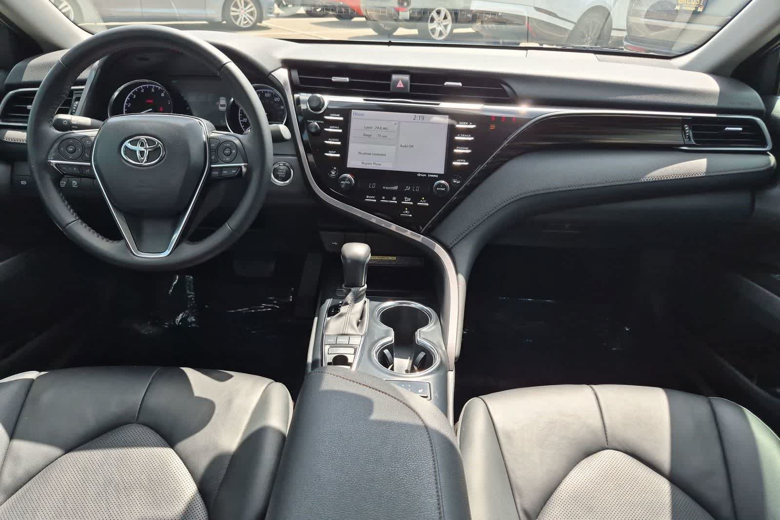 Used 2020 Toyota Camry XLE FWD image 15