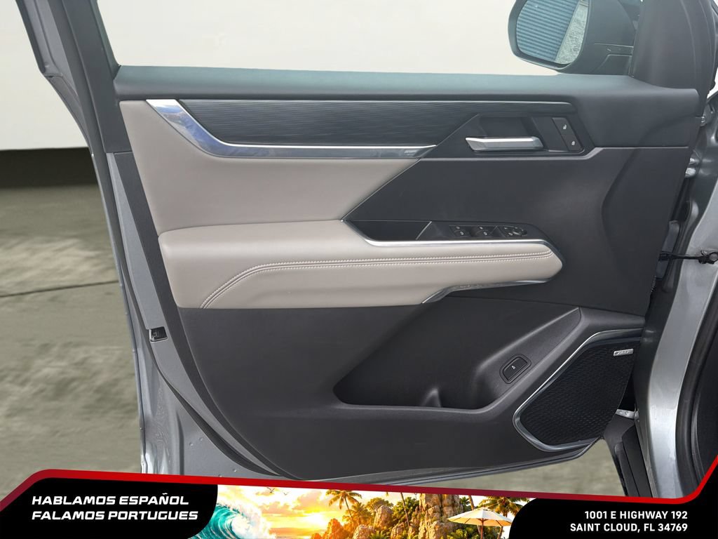 Certified 2026 GMC Acadia Elevation w/ Elevation Premium Package FWD image 10