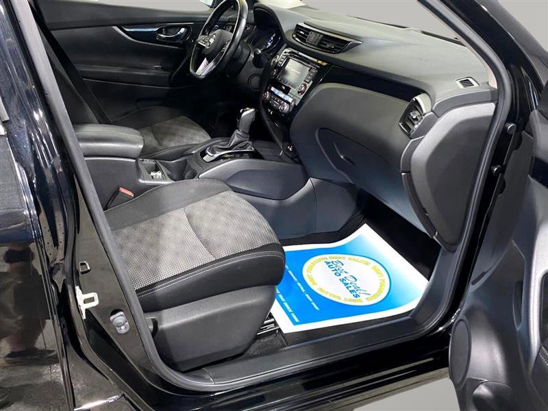 Used 2020 Nissan Rogue Sport SV w/ All-Weather Package image 29