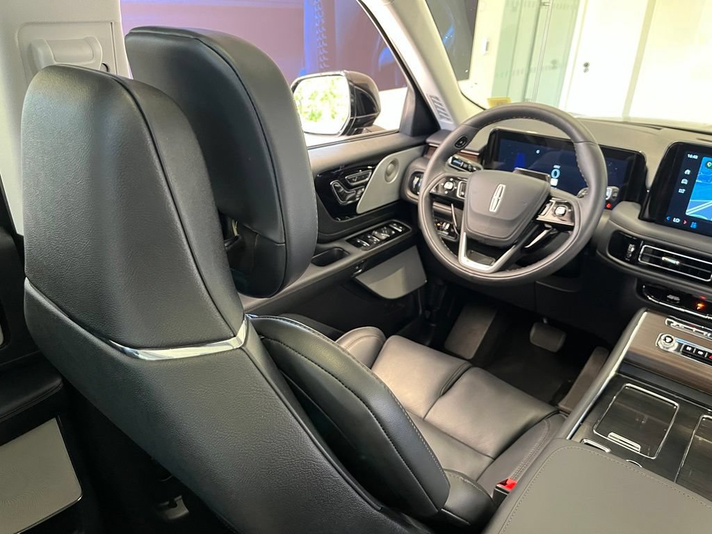 Used 2026 Lincoln Aviator Reserve AWD/4WD image 42