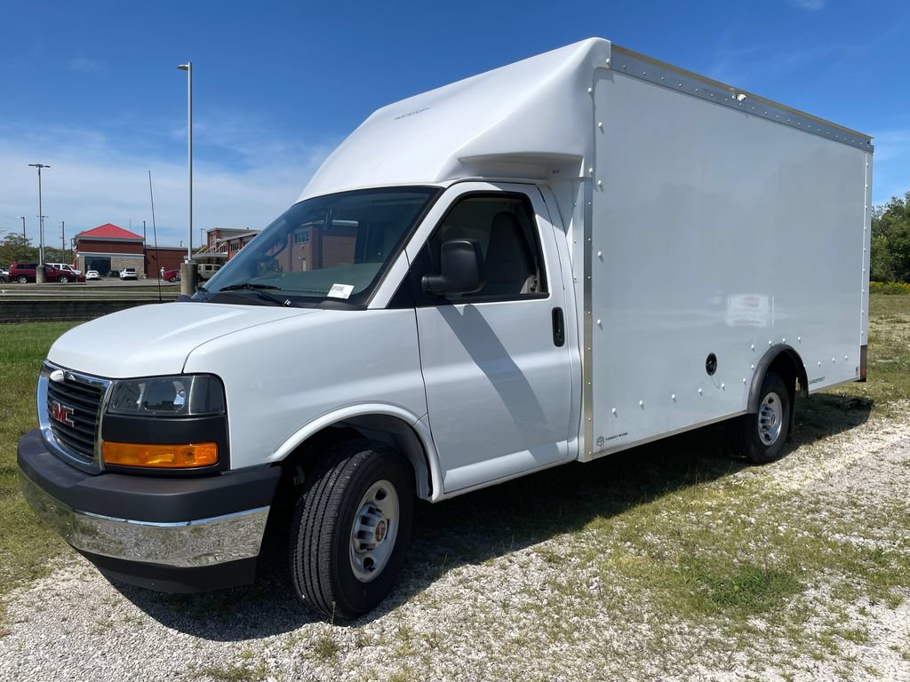 New 2025 GMC Savana 3500 w/ Power Convenience Package RWD image 3