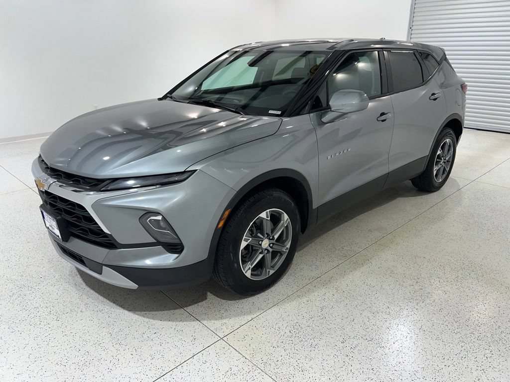 Used 2023 Chevrolet Blazer LT AWD/4WD image 1