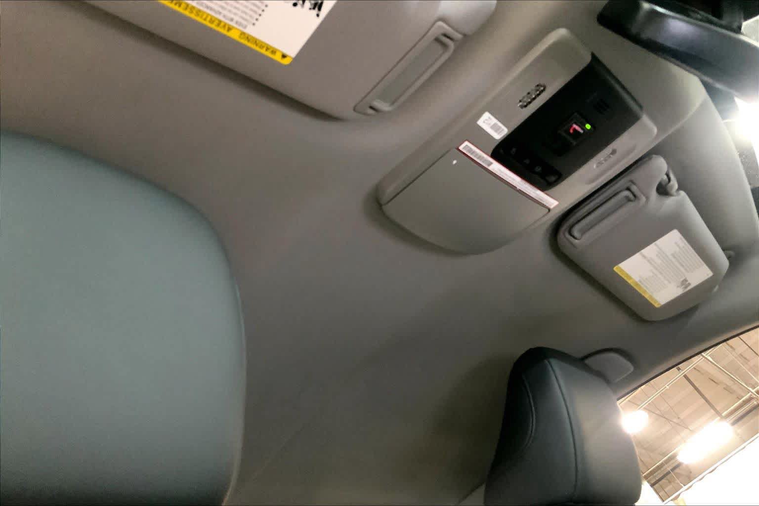 Certified 2020 Toyota Camry XLE FWD image 14