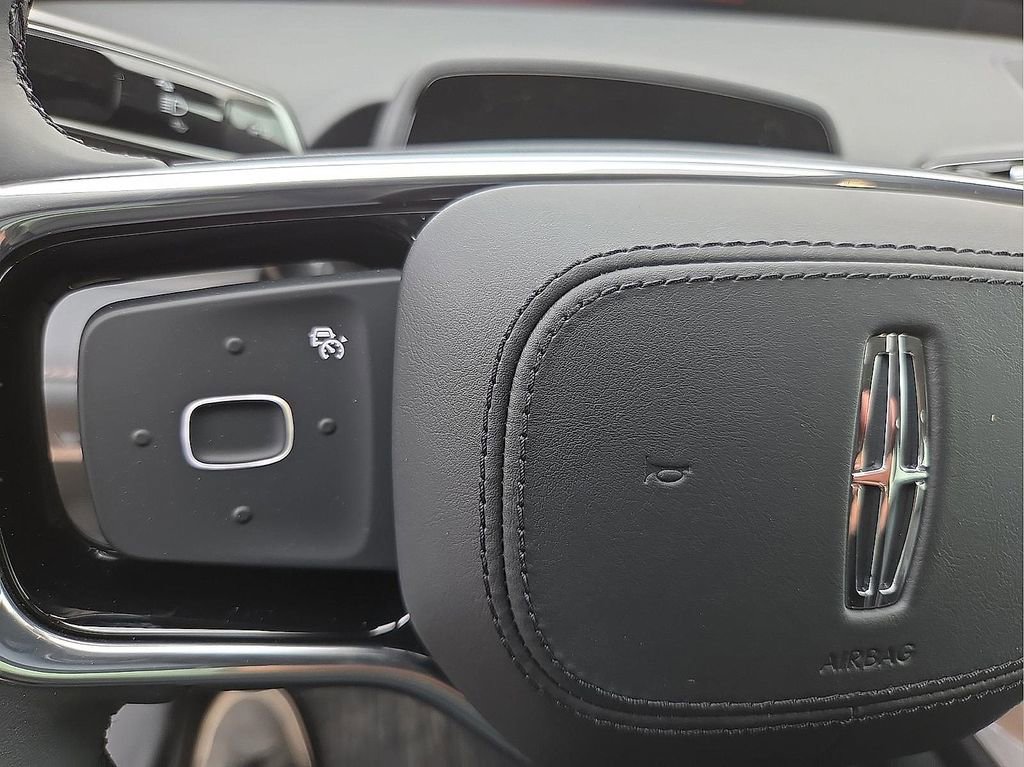 New 2026 Lincoln Nautilus Premier AWD/4WD image 16