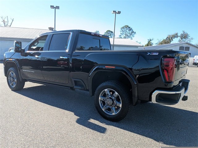 Used 2025 GMC Sierra 2500 SLT w/ SLT Premium Package image 6