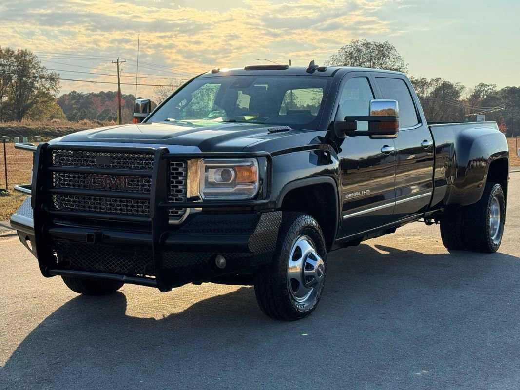 Used 2015 GMC Sierra 3500 Denali w/ Duramax Plus Package image 8