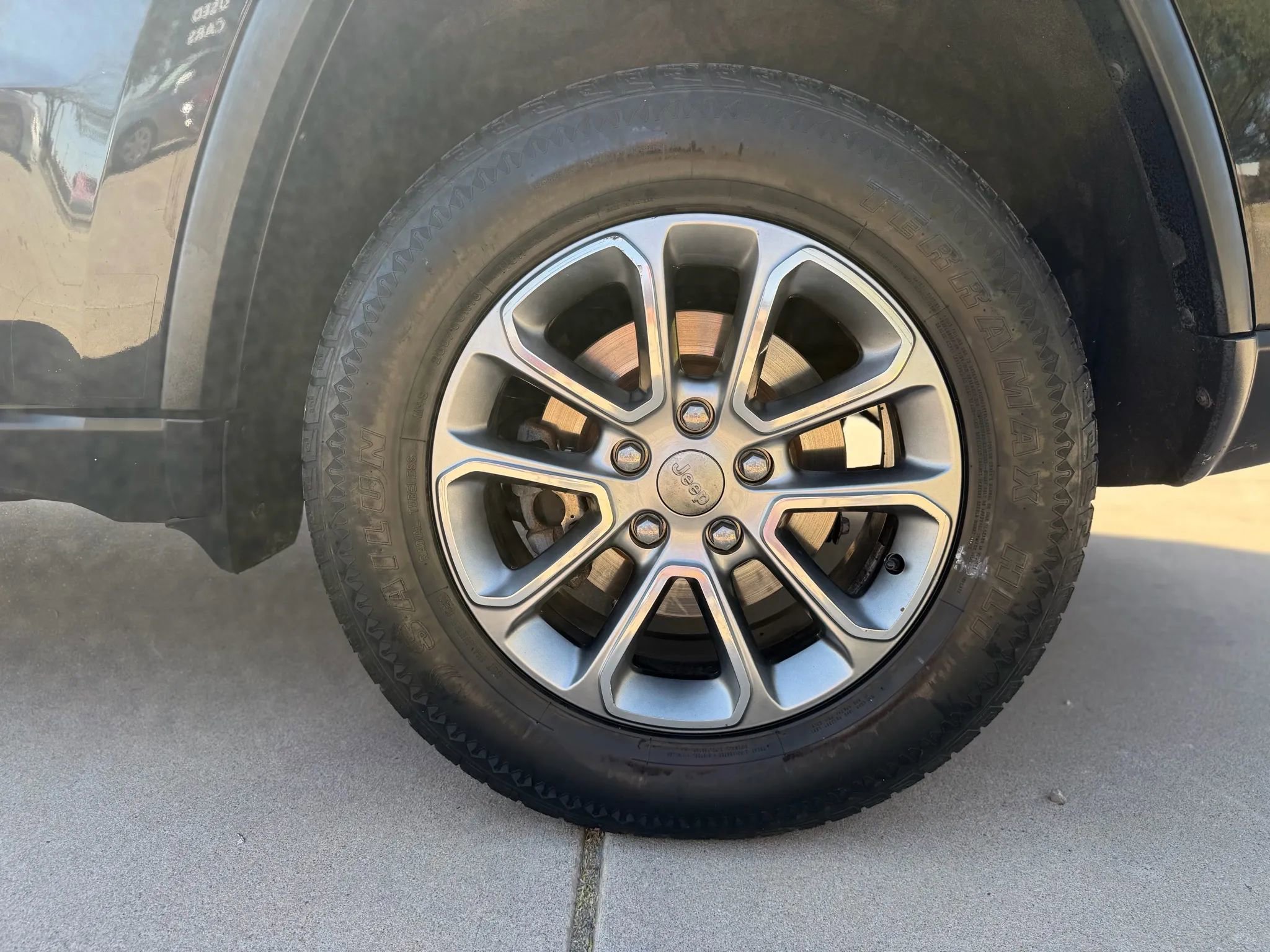 Used 2015 Jeep Grand Cherokee Limited image 9