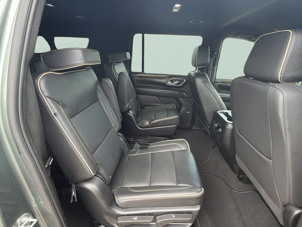 Used 2023 Chevrolet Suburban Premier RWD image 11