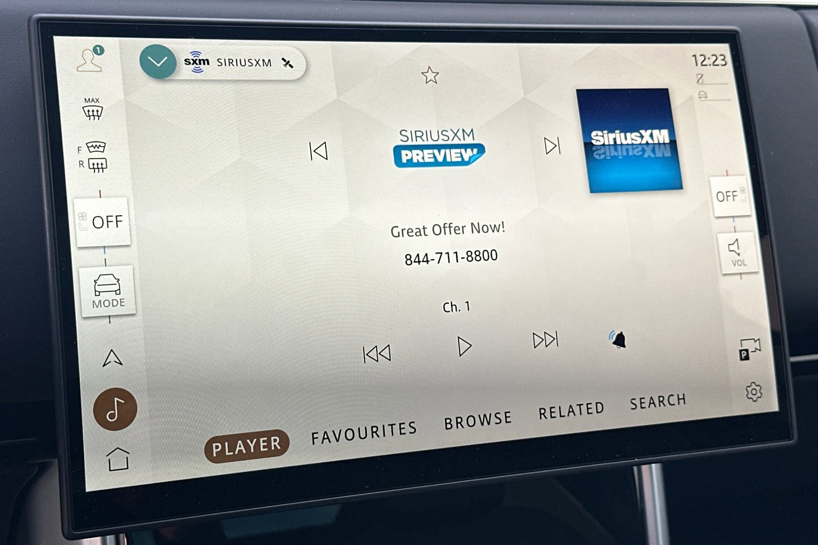 New 2025 Land Rover Range Rover Long Wheelbase SE image 17