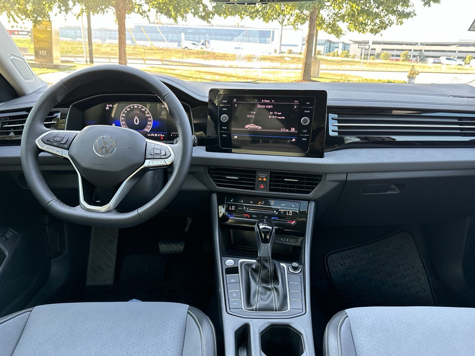 New 2026 Volkswagen Jetta SE FWD image 17