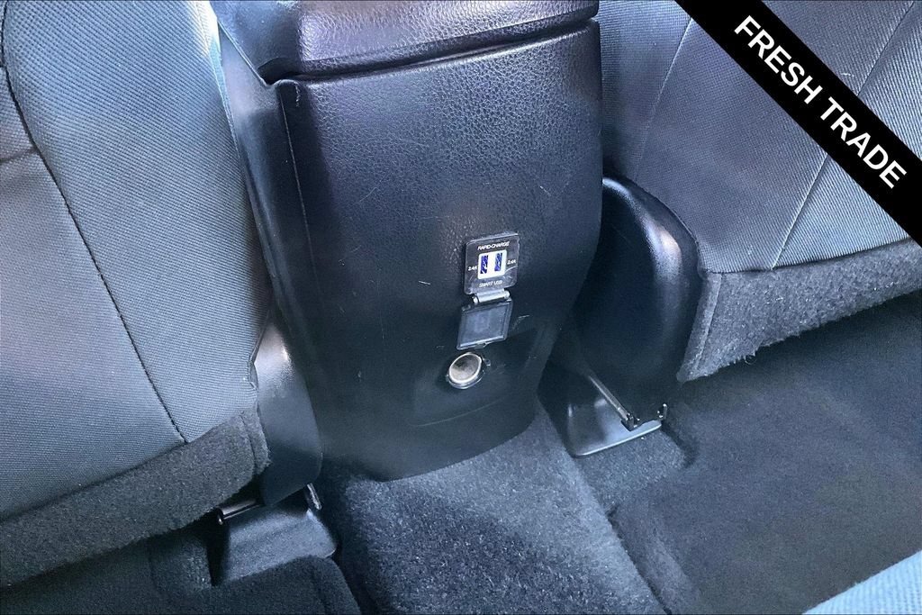 Used 2018 Toyota RAV4 LE AWD/4WD image 12