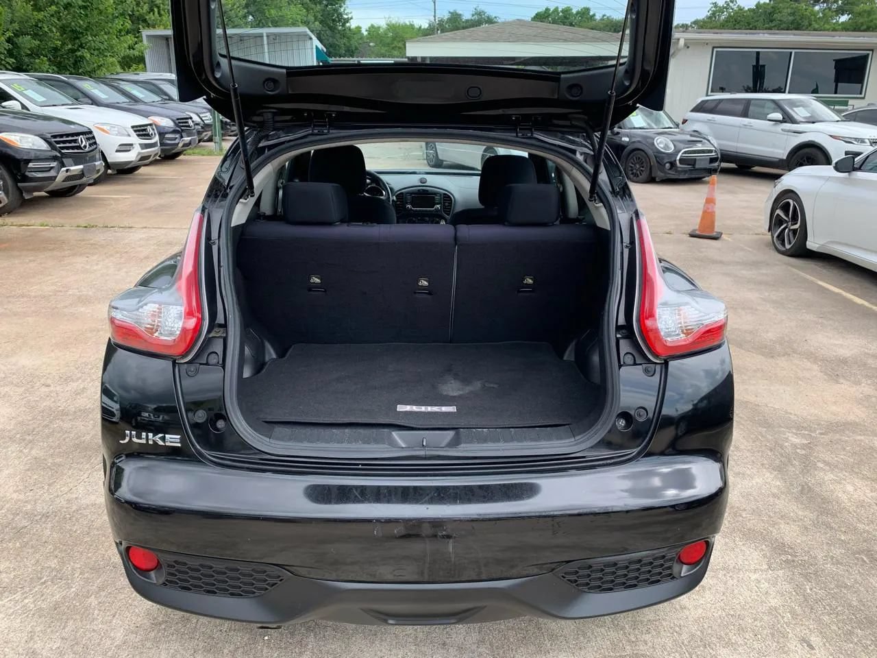 Used 2015 Nissan Juke S FWD image 19