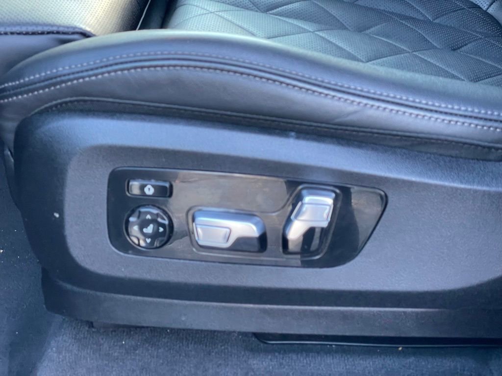 Used 2024 BMW X5 xDrive50e image 13