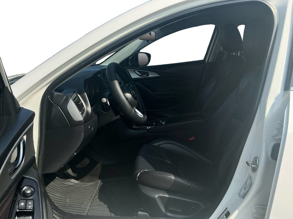 Used 2018 MAZDA MAZDA3 Touring FWD image 14