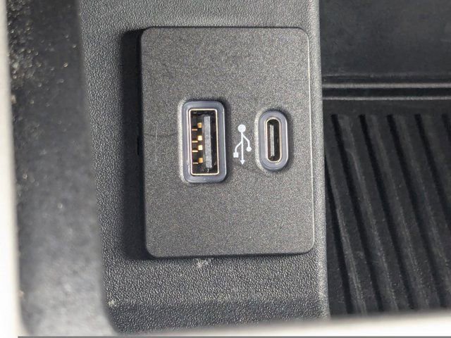 Used 2022 Ford F350 Lariat image 22