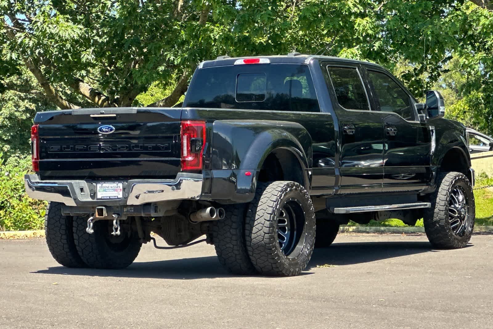 Used 2021 Ford F350 Lariat w/ Lariat Ultimate Package AWD/4WD image 2