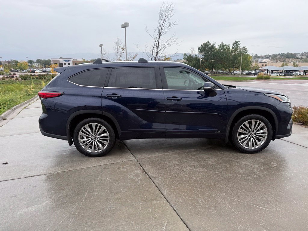 Used 2022 Toyota Highlander Platinum AWD/4WD image 9