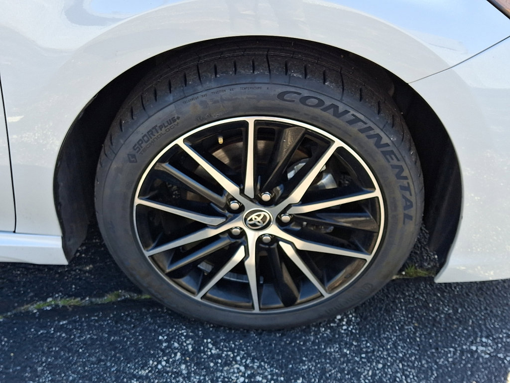 Used 2024 Toyota Camry SE image 9