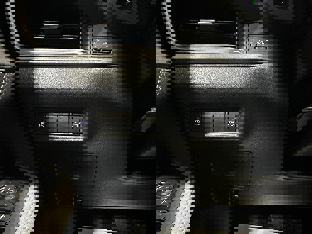 Used 2025 Toyota Grand Highlander AWD image 18