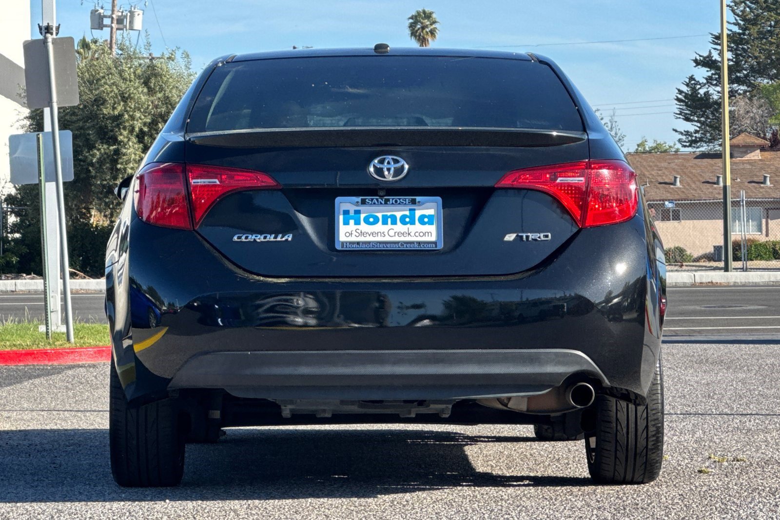 Used 2017 Toyota Corolla SE w/ SE Premium Package image 9