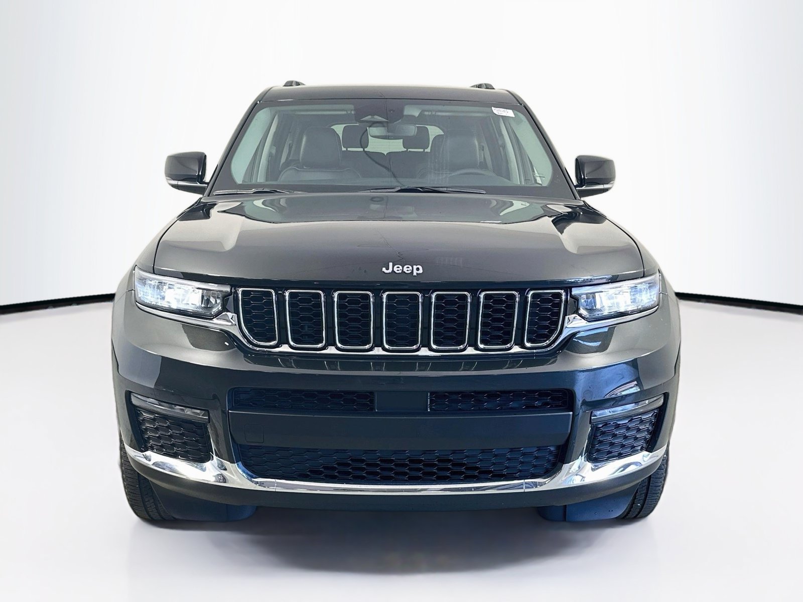 Used 2023 Jeep Grand Cherokee L Limited RWD image 2