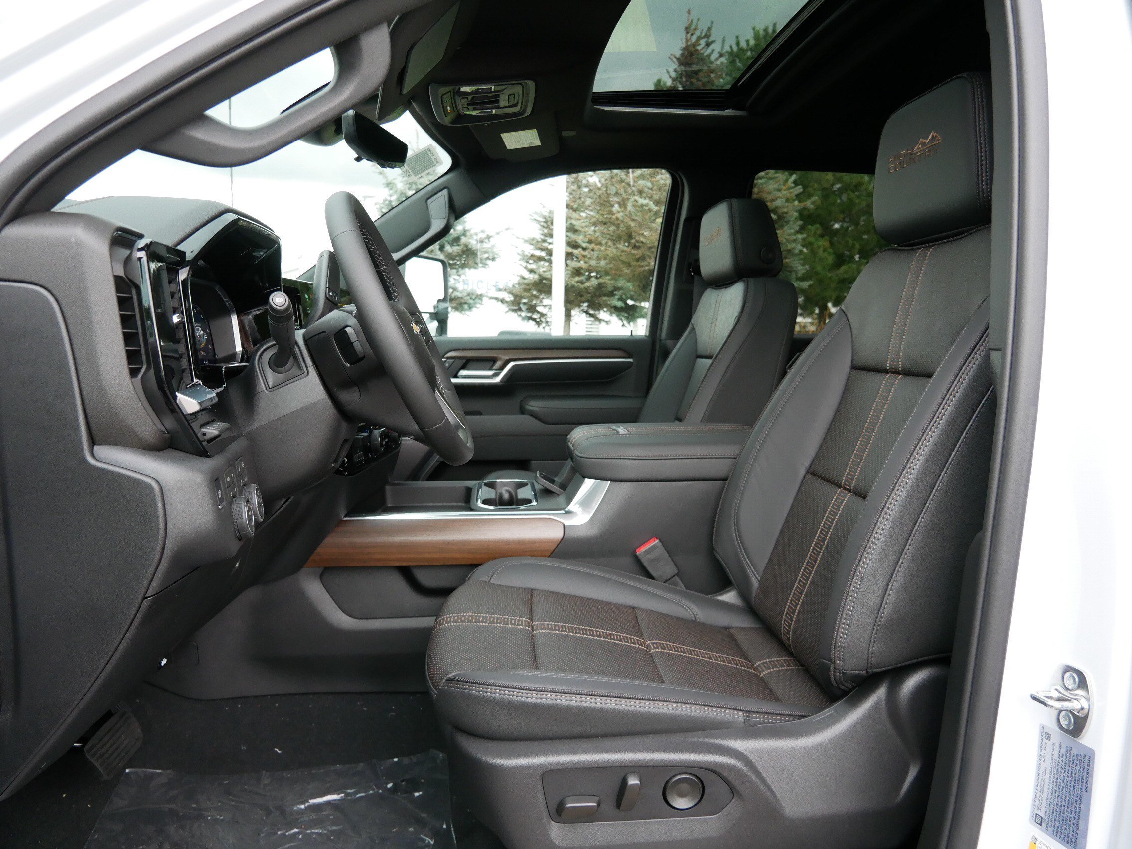 New 2026 Chevrolet Silverado 2500 High Country w/ High Country Premium Package AWD/4WD image 4