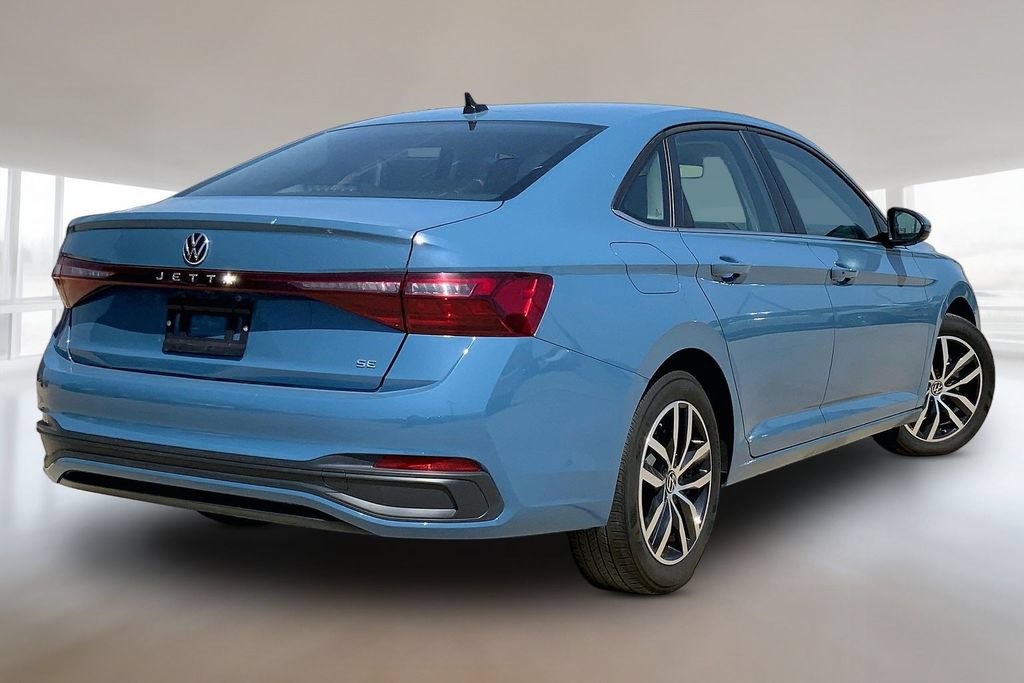 Used 2025 Volkswagen Jetta SE FWD image 2