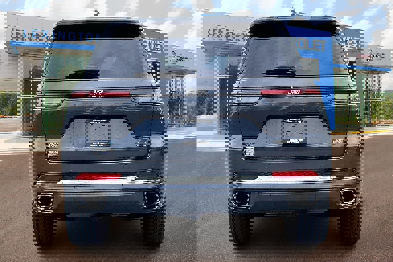 Used 2023 Jeep Grand Cherokee Overland image 4