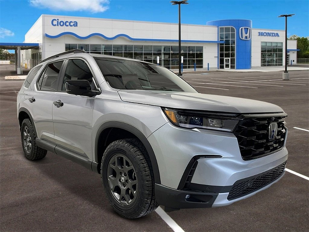 New 2025 Honda Pilot TrailSport image 9