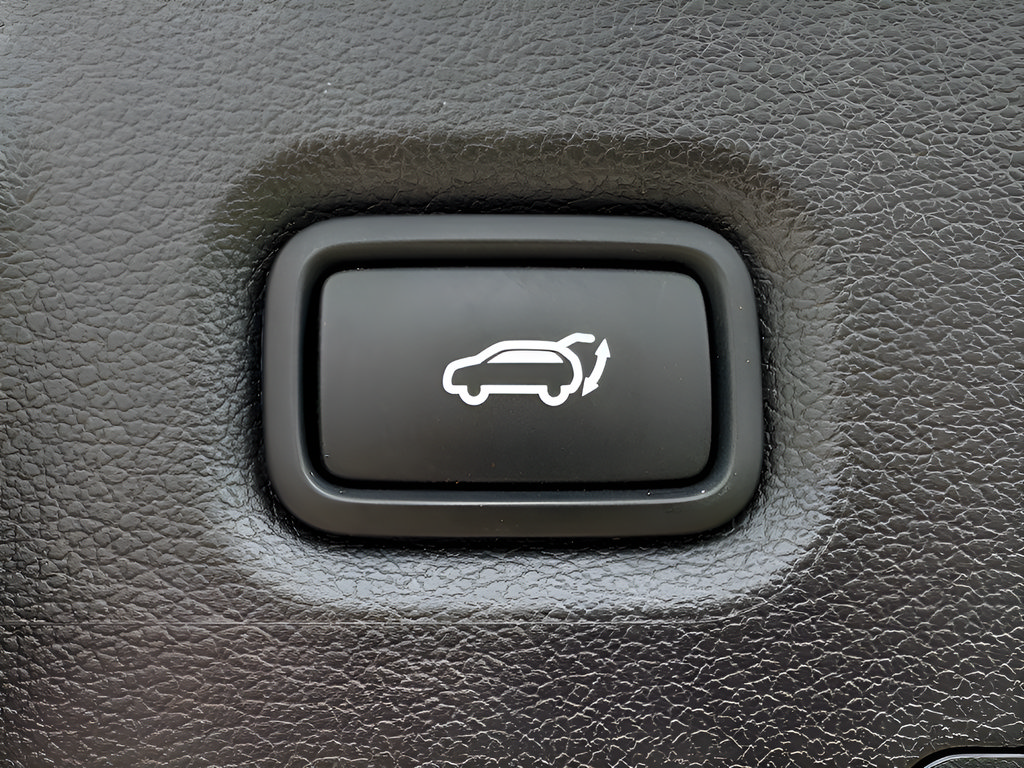 Used 2023 Hyundai Santa Fe SEL FWD image 10