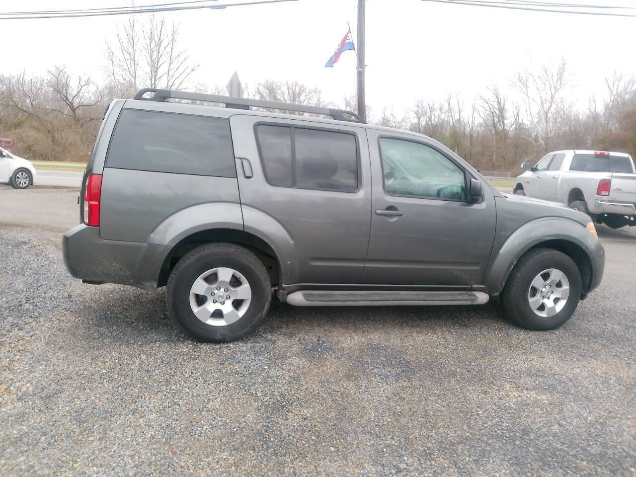 Used 2009 Nissan Pathfinder S AWD/4WD image 16