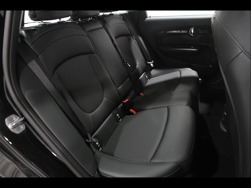 Certified 2024 MINI Cooper Clubman S AWD/4WD image 17