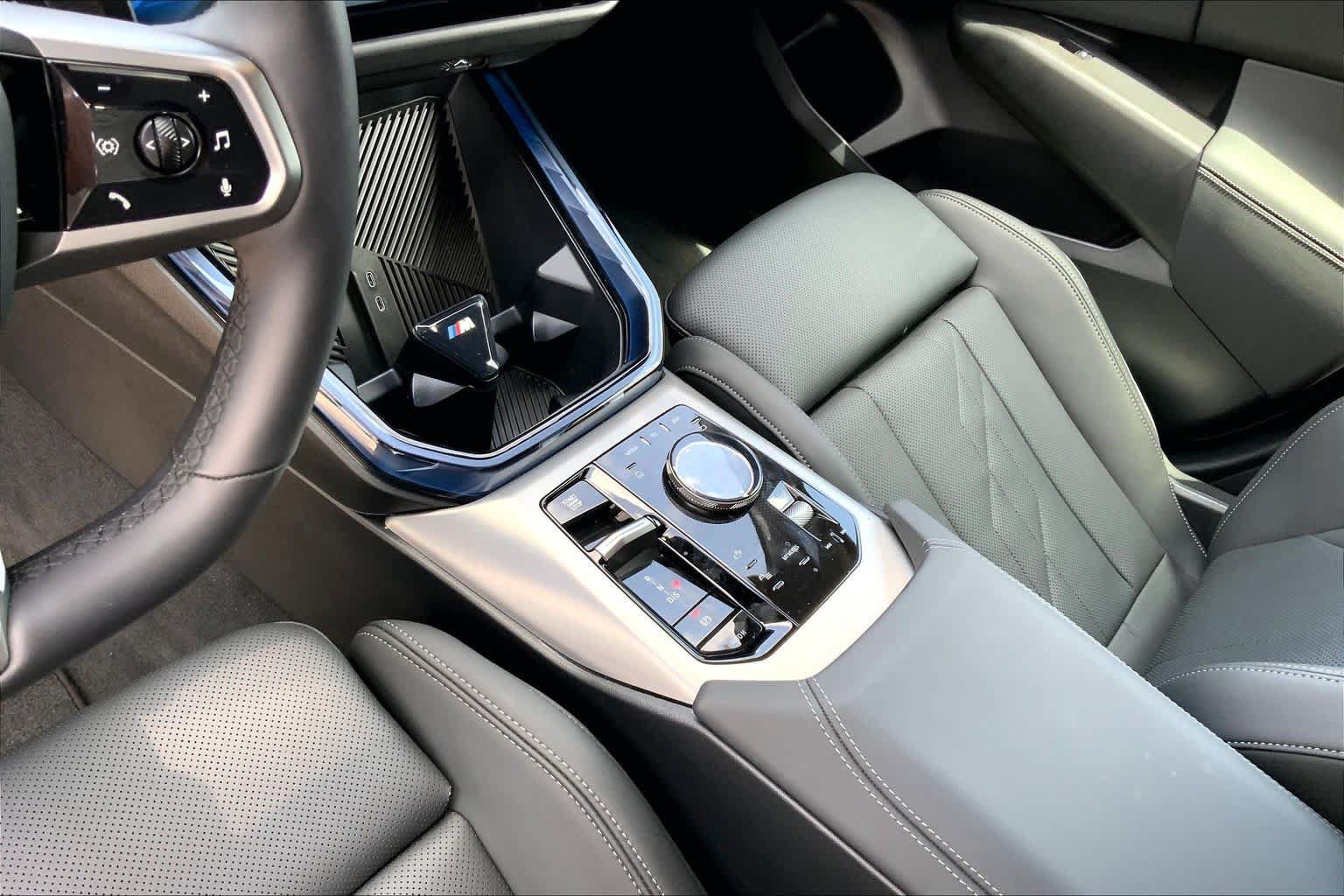 New 2025 BMW X3 xDrive30i w/ Premium Package AWD/4WD image 7