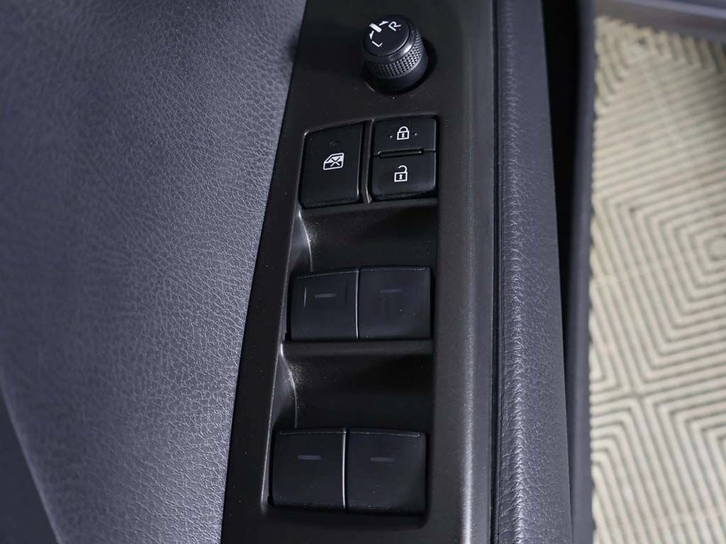 Used 2024 Toyota Camry SE FWD image 31