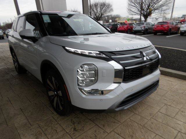 New 2026 Mitsubishi Outlander SE image 3