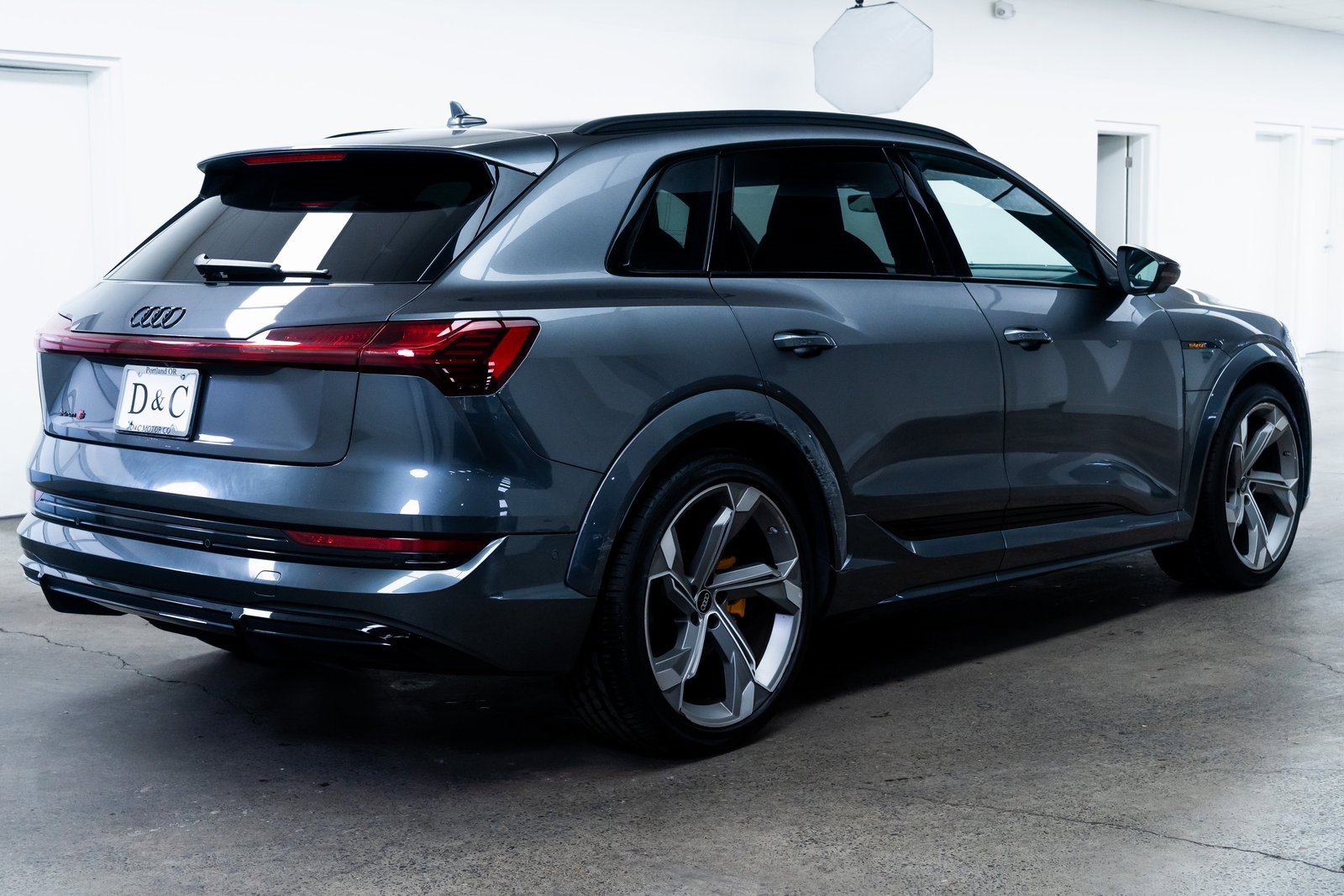 Used 2022 Audi e-tron S Prestige w/ Prestige Package image 6