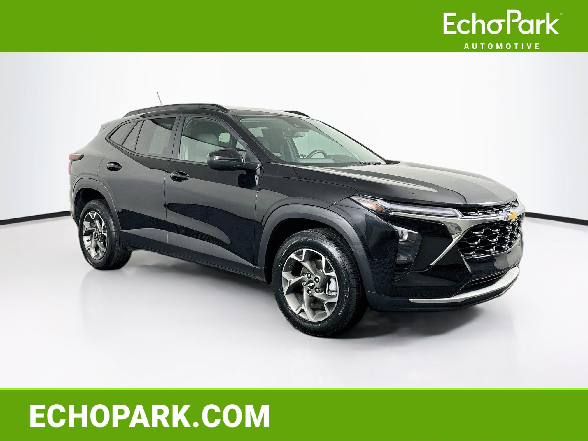 Used 2024 Chevrolet Trax LT w/ Driver Confidence Package FWD image 1