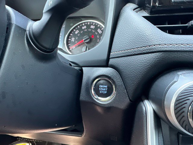 Used 2021 Toyota RAV4 XLE FWD image 34