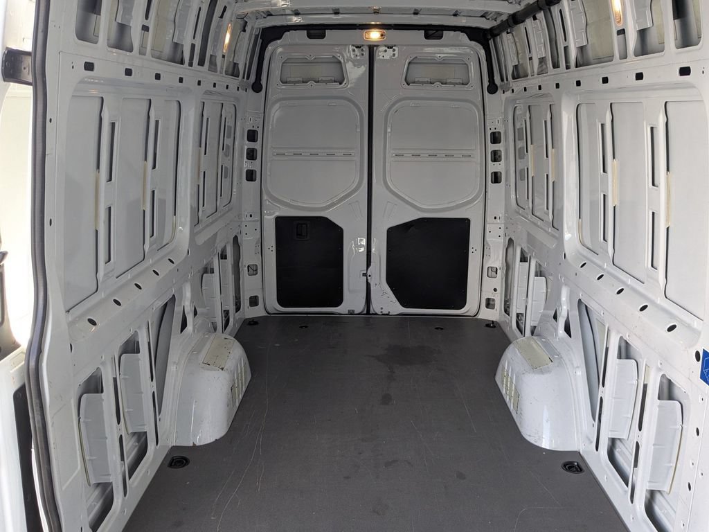 Used 2021 Mercedes-Benz Sprinter 2500 image 25