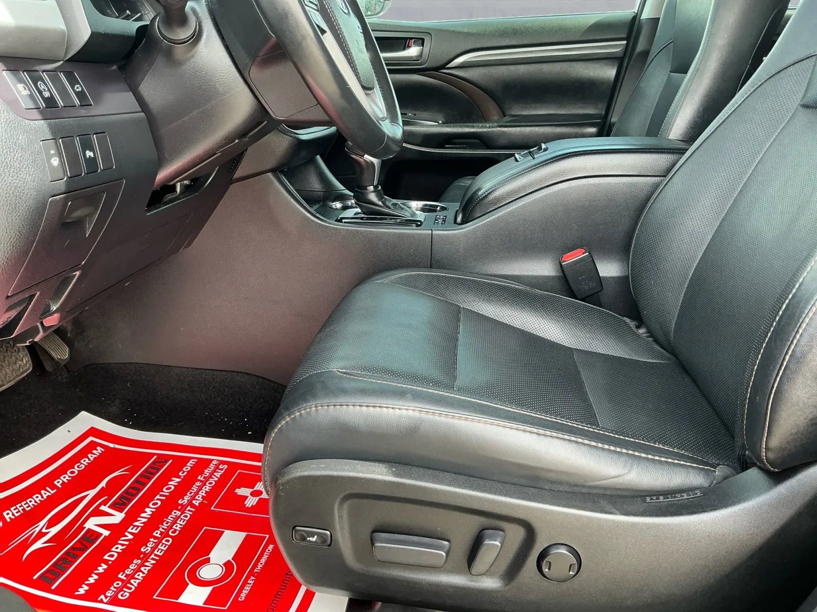 Used 2018 Toyota Highlander Limited image 12