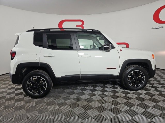Certified 2023 Jeep Renegade Trailhawk w/ Trailhawk Elite Group image 8