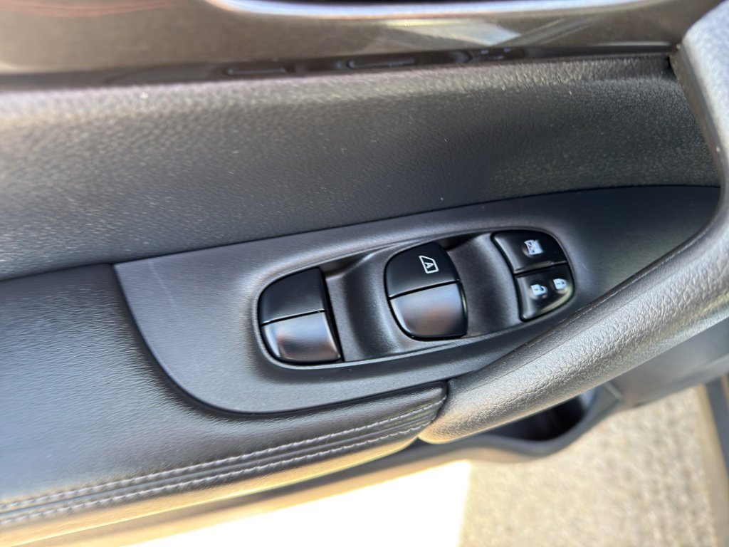 Used 2020 Nissan Rogue S w/ Special Edition Package image 12