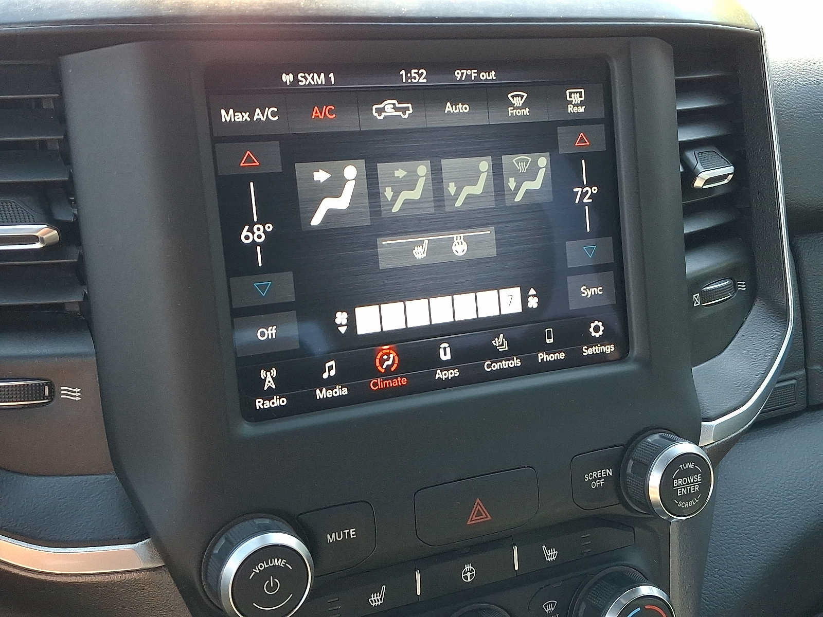 Used 2019 RAM 1500 Big Horn AWD/4WD image 16