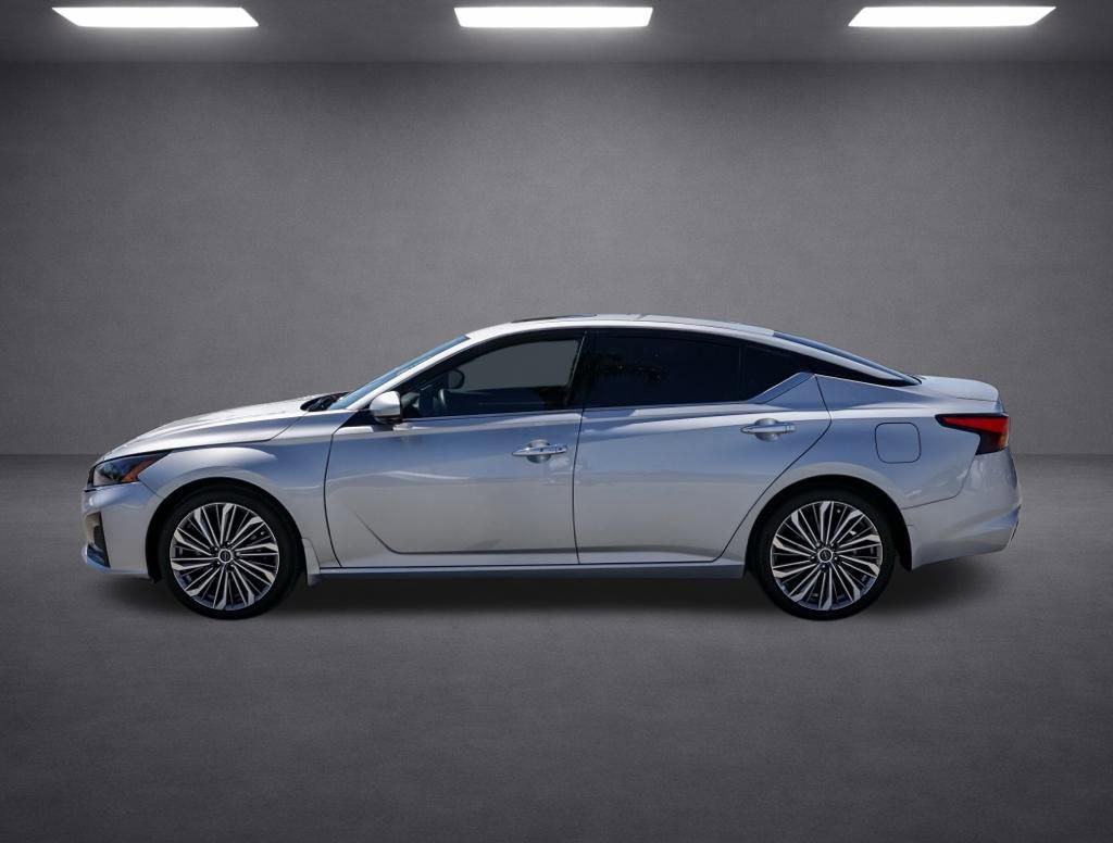 Used 2025 Nissan Altima 2.5 SL FWD image 7