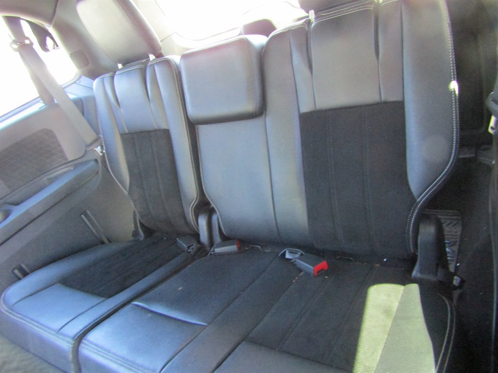 Used 2014 Dodge Grand Caravan SXT FWD image 11